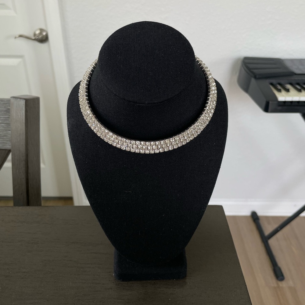 Elegant Silver Necklace with Rhinestones | Silver